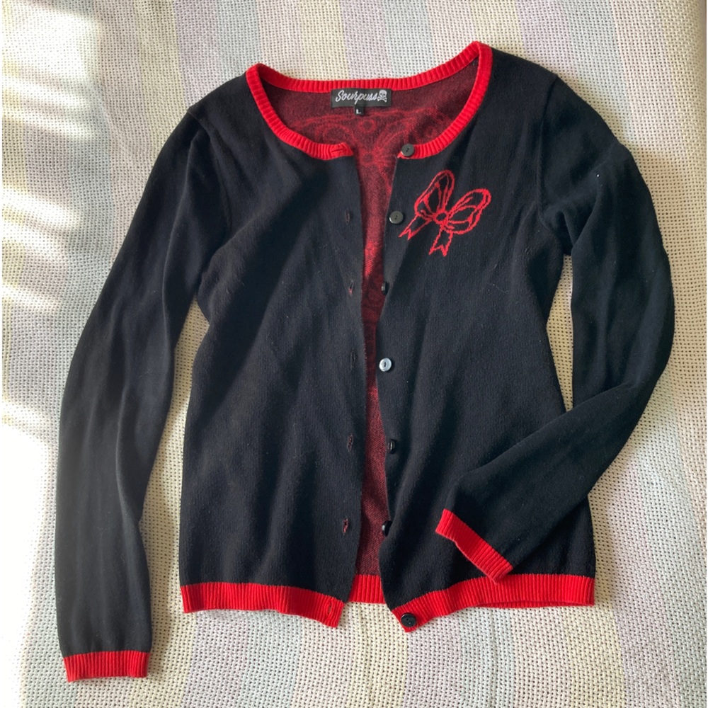 Sourpuss black red skull bow button up stretchy sweater cardigan punk gothic